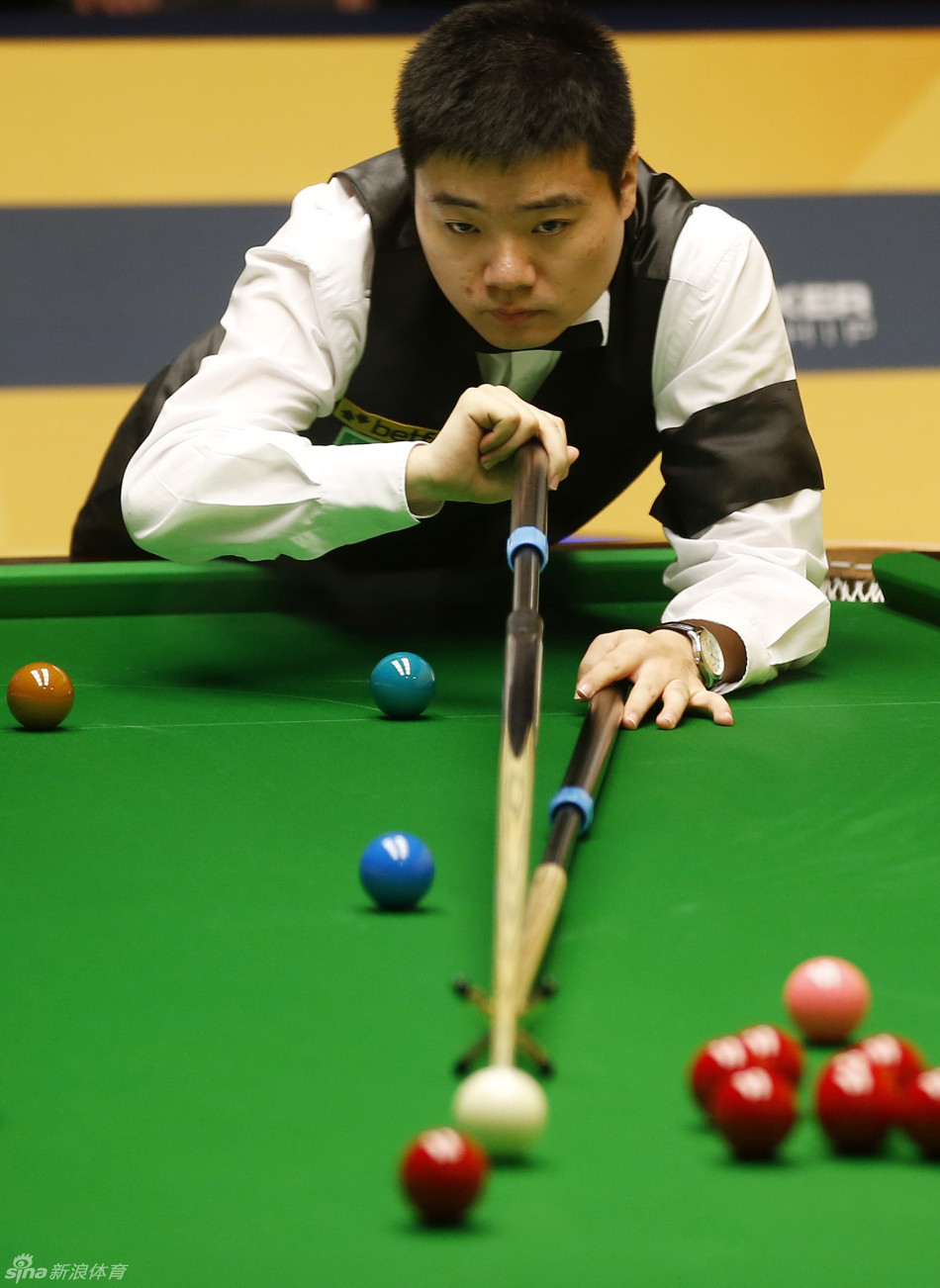 場動態的球 場動態的球